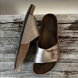 Birkenstock Metallic Slide Sandals Catalina
Birko-Flor - Graceful Taupe EU 40